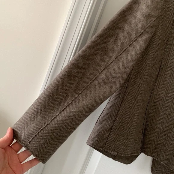 NWT BANANA REPUBLIC Wool Blend Herringbone Ruffles Asymmetrical Jacket Size 8P